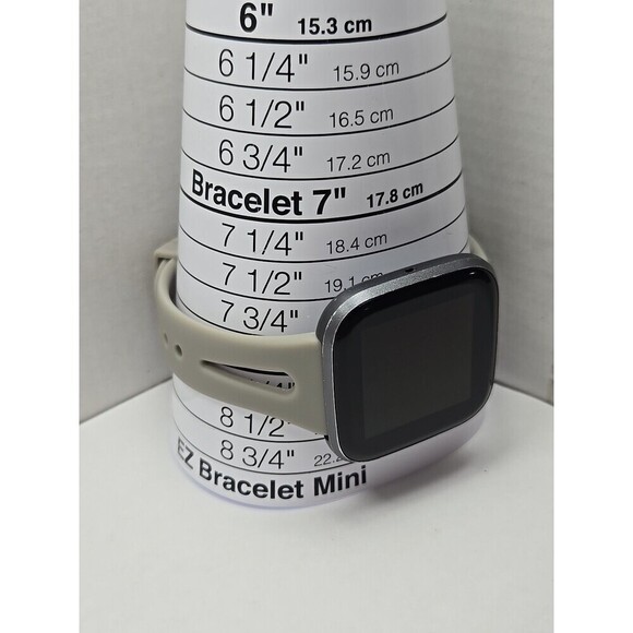 Fitbit Versa 2 Smartwatch Gray 40mm Alexa WR50M Always On Display Works - Picture 7 of 10